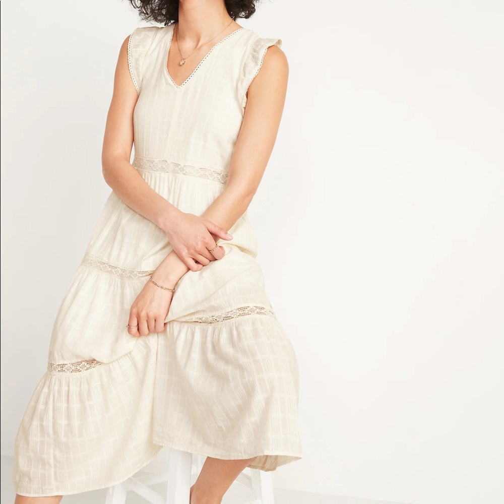 Flutter-sleeve tiered Dobby MIDI swing dress